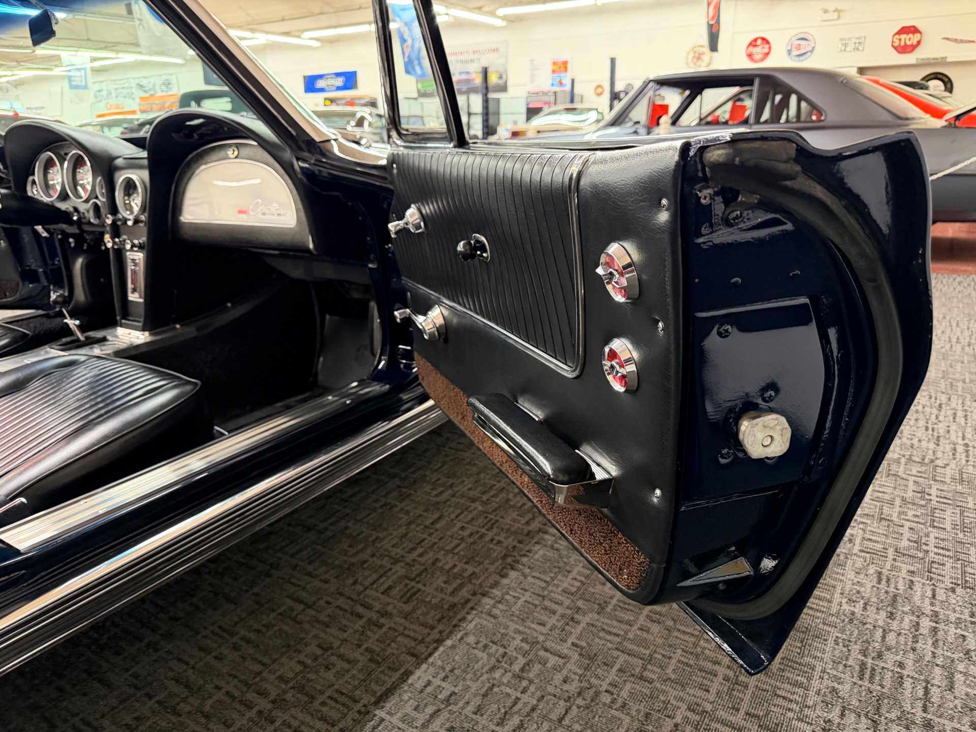 1963 Chevrolet Corvette 112