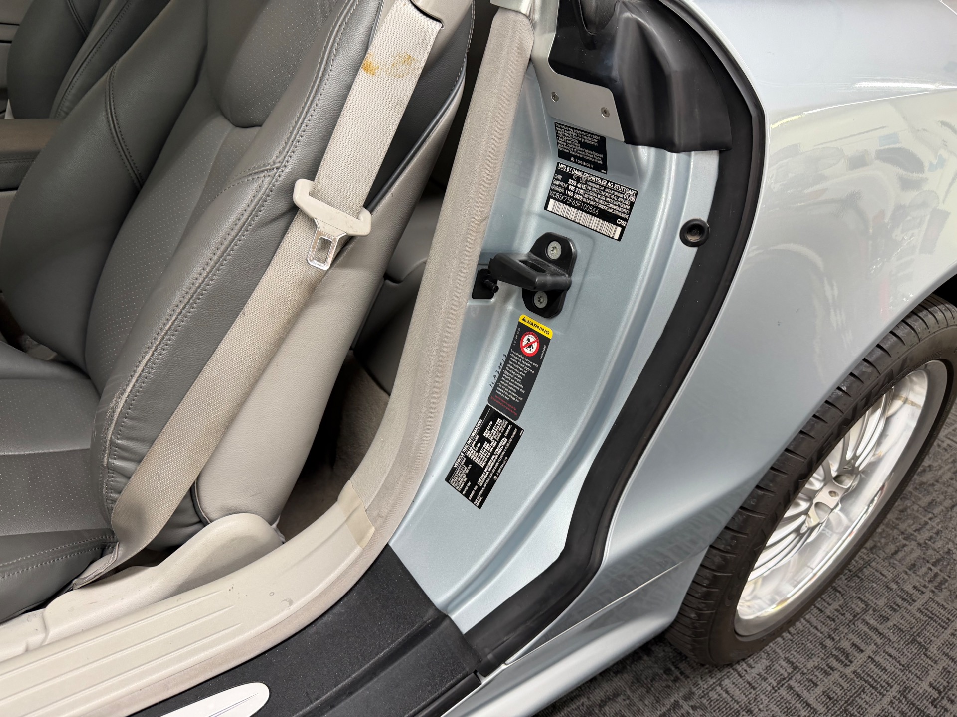 Used 2005 Mercedes-Benz SL-Class SL 500-HARTOP CONVT-TOP DOWN SUMMER FUN-SEE VIDEO | Mundelein, IL