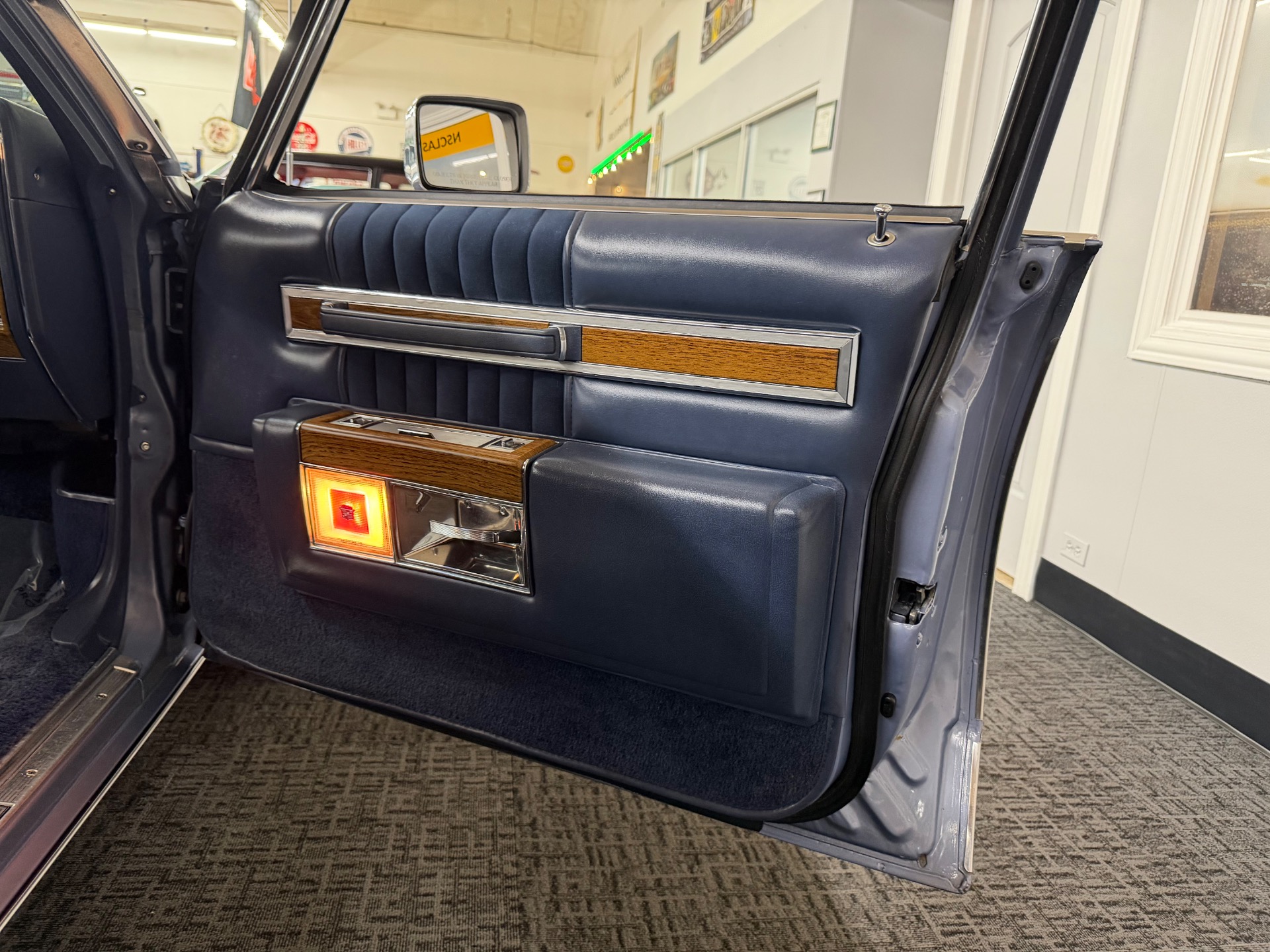 1983 Cadillac DeVille 77
