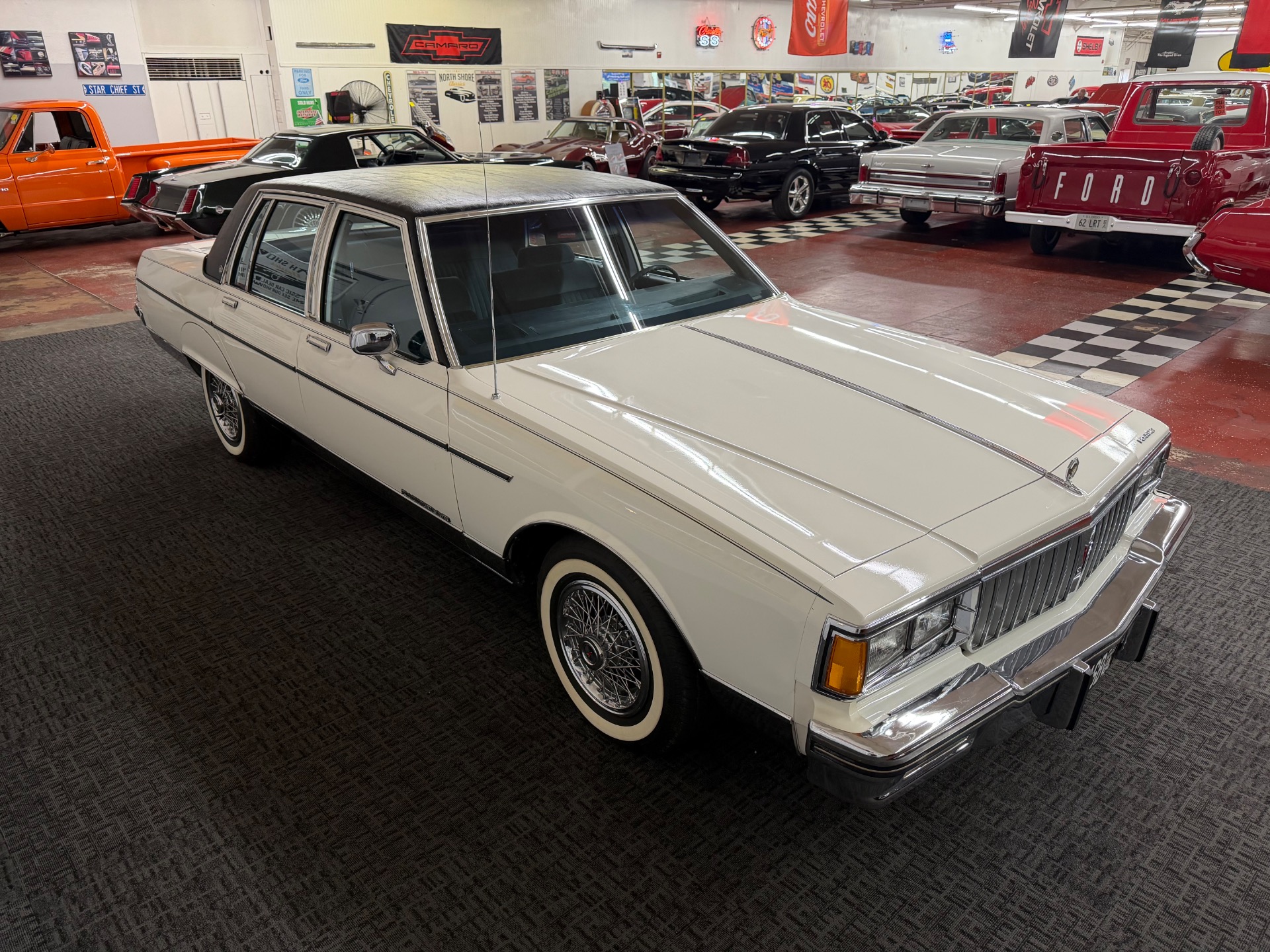 1985 Pontiac Parisienne 17