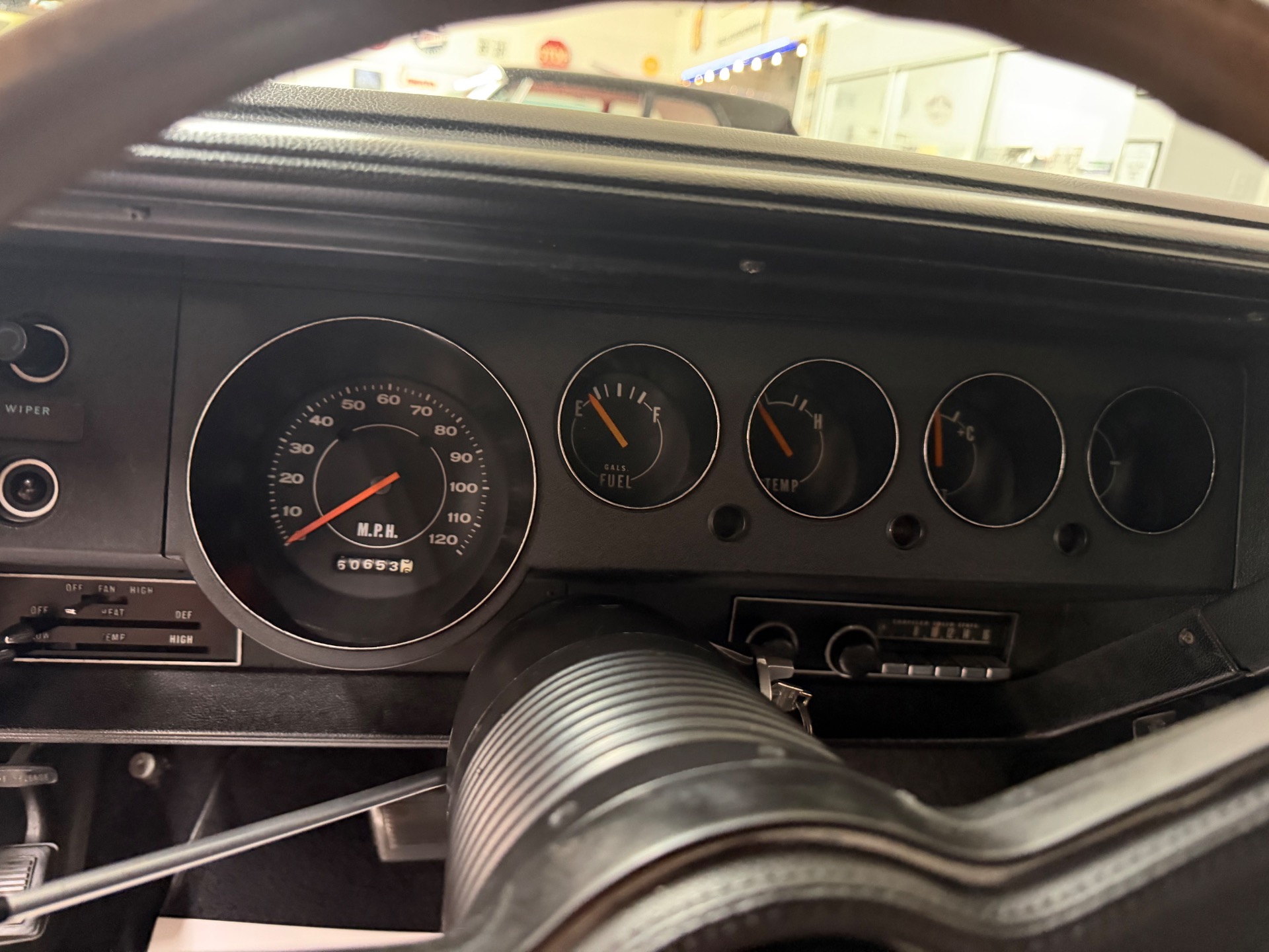 1970 PLYMOUTH CUDA 34