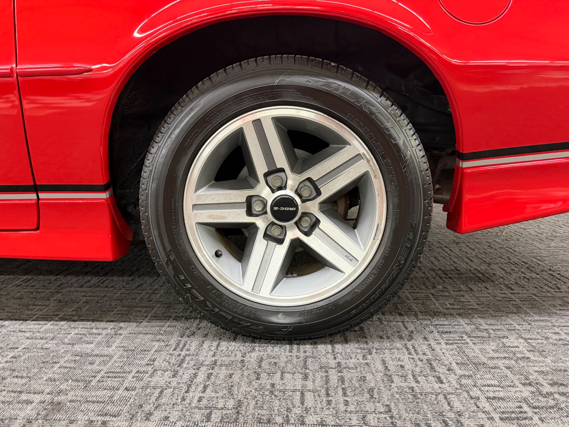1988 CHEVROLET IROC Z28 24