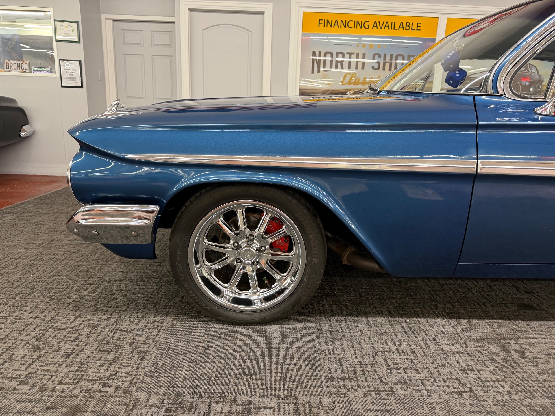 1961 CHEVROLET IMPALA 31