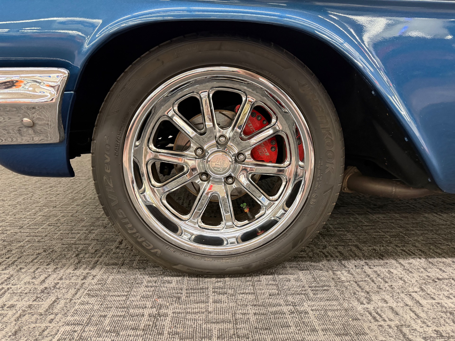 1961 CHEVROLET IMPALA 39