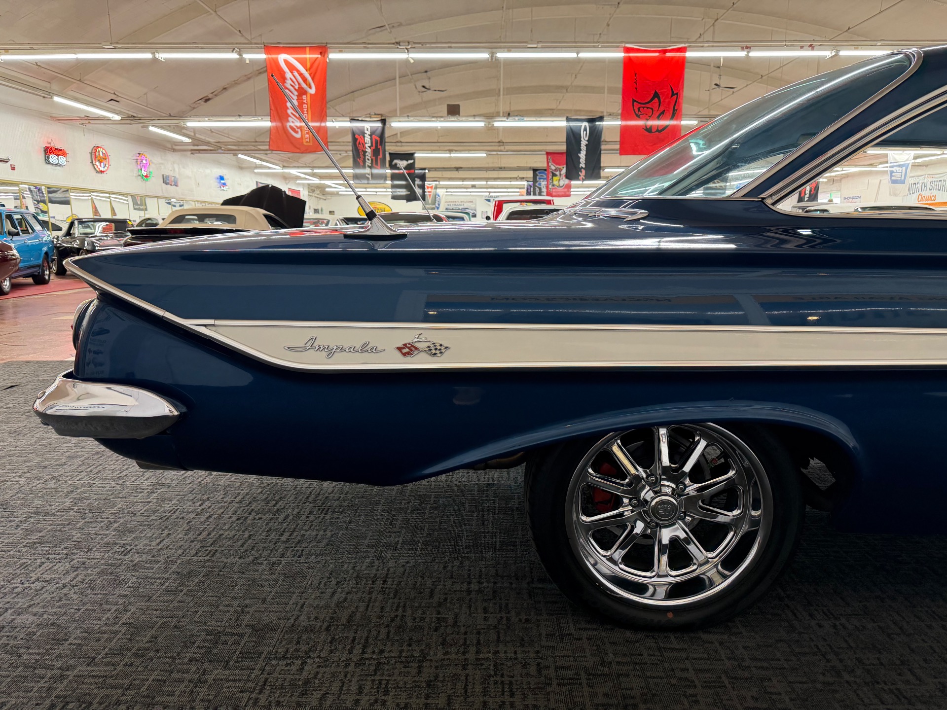 1961 CHEVROLET IMPALA 43
