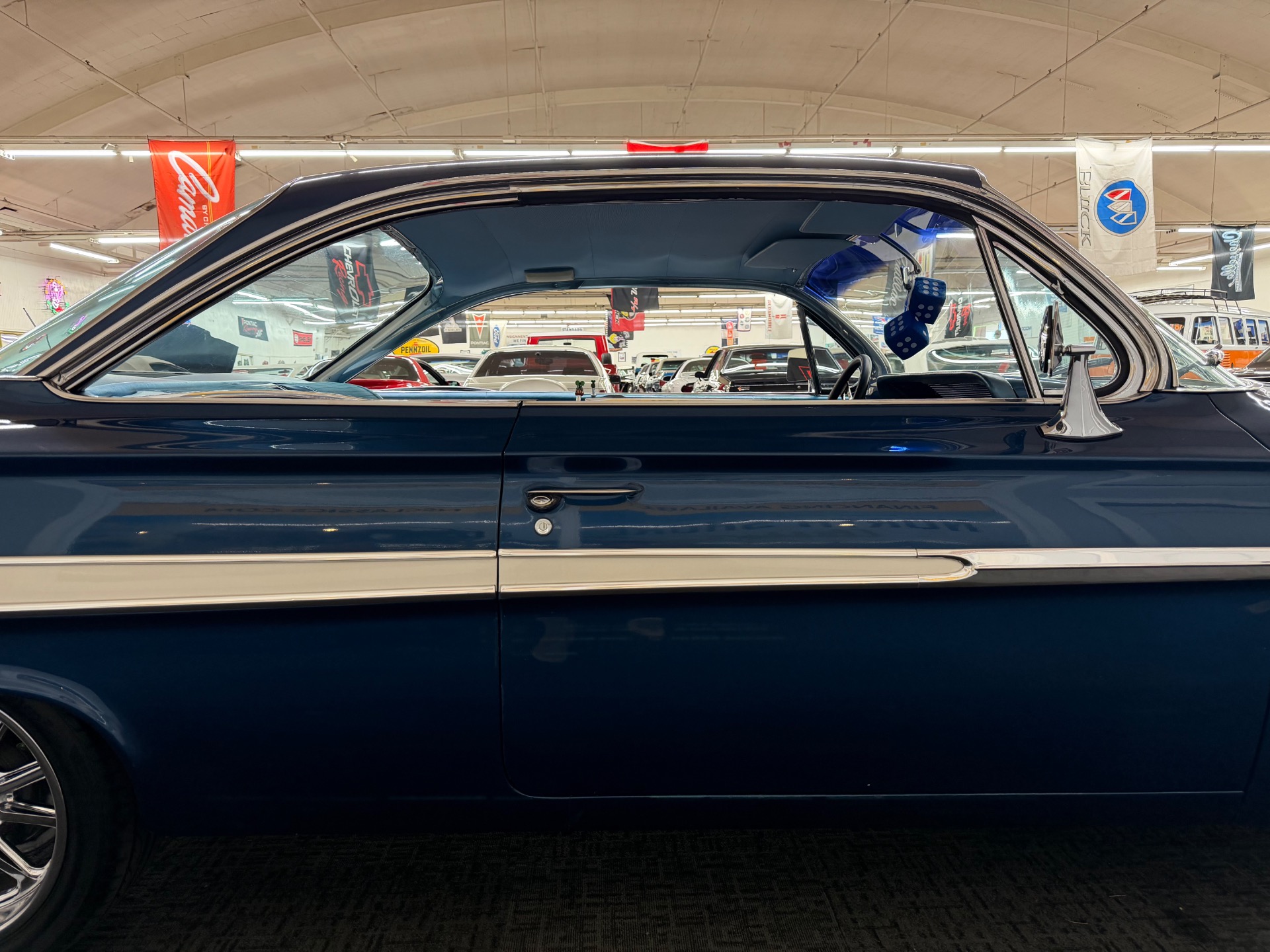 1961 CHEVROLET IMPALA 45