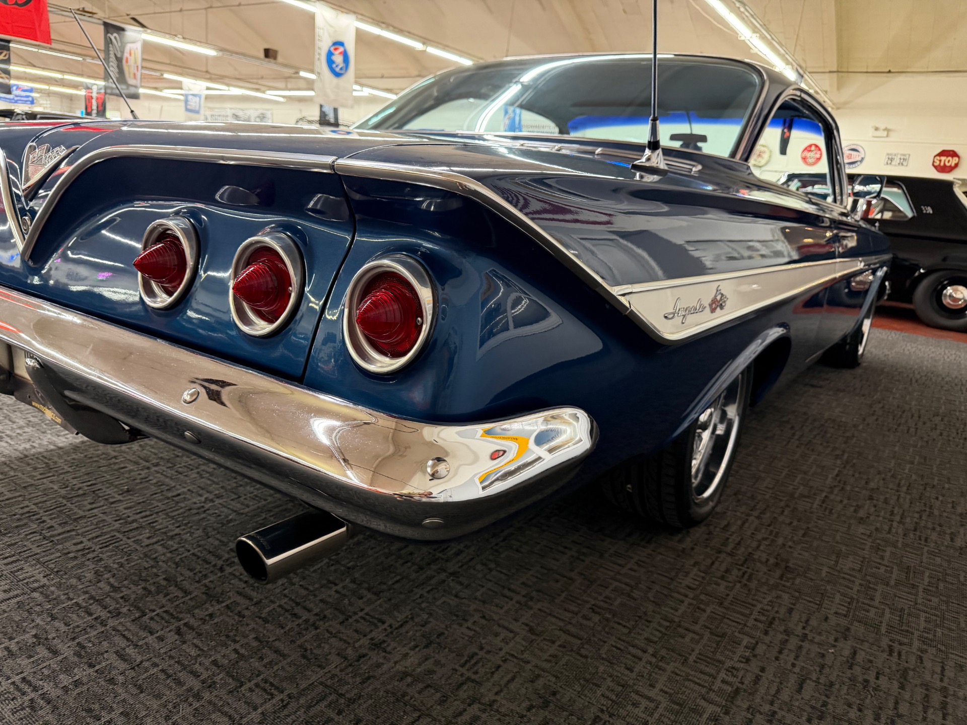1961 CHEVROLET IMPALA 49