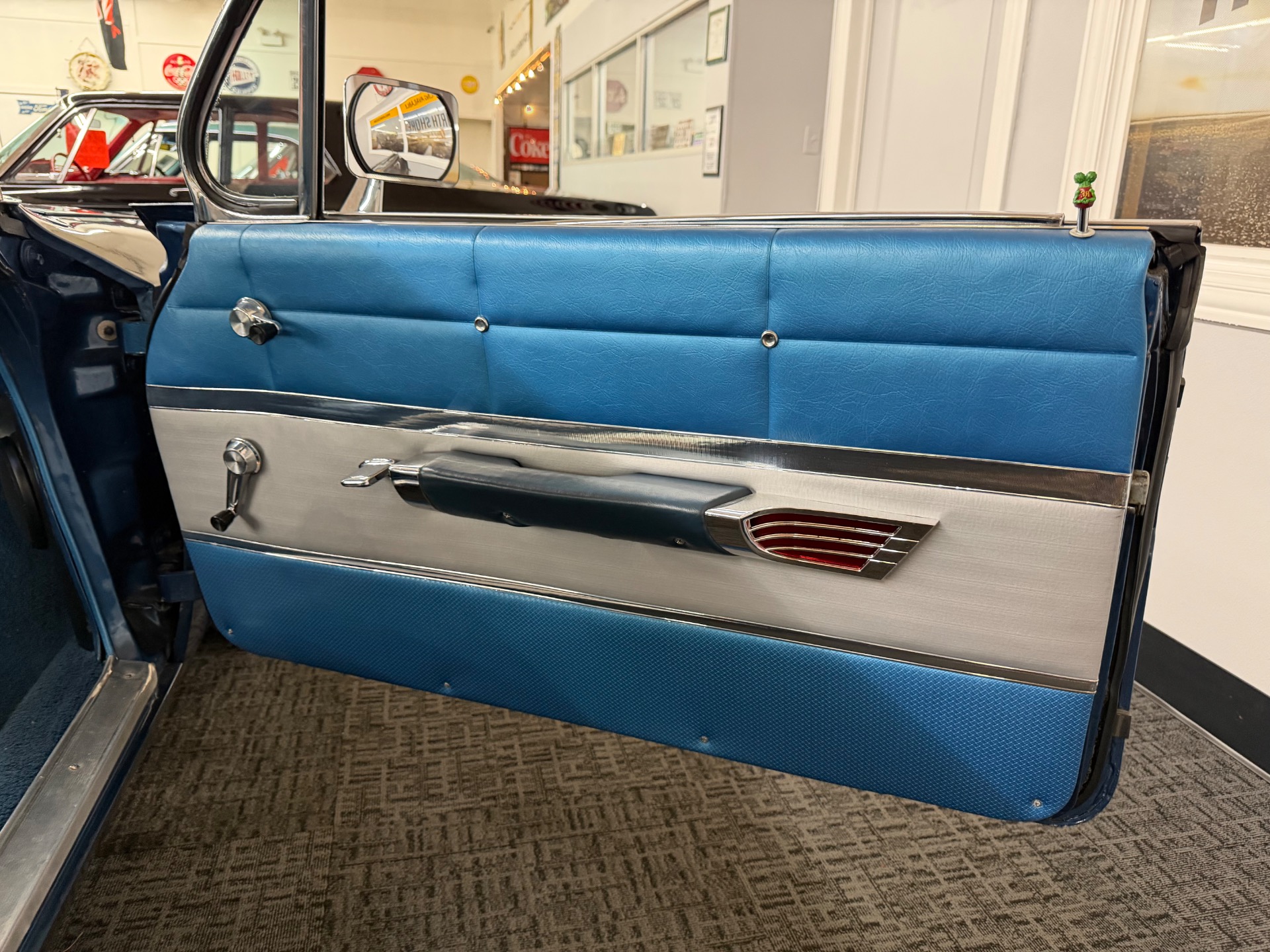 1961 CHEVROLET IMPALA 71