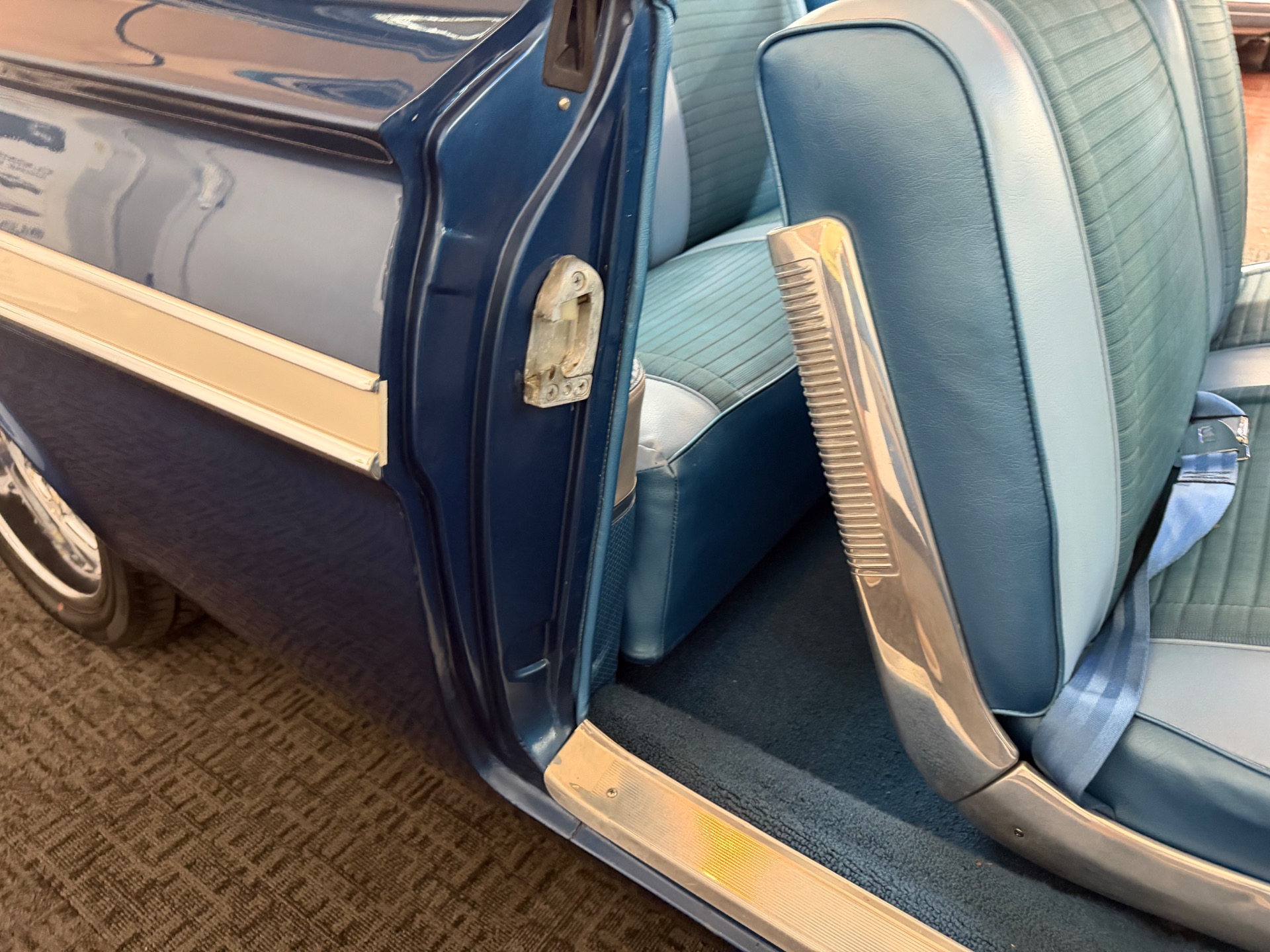 1961 CHEVROLET IMPALA 73