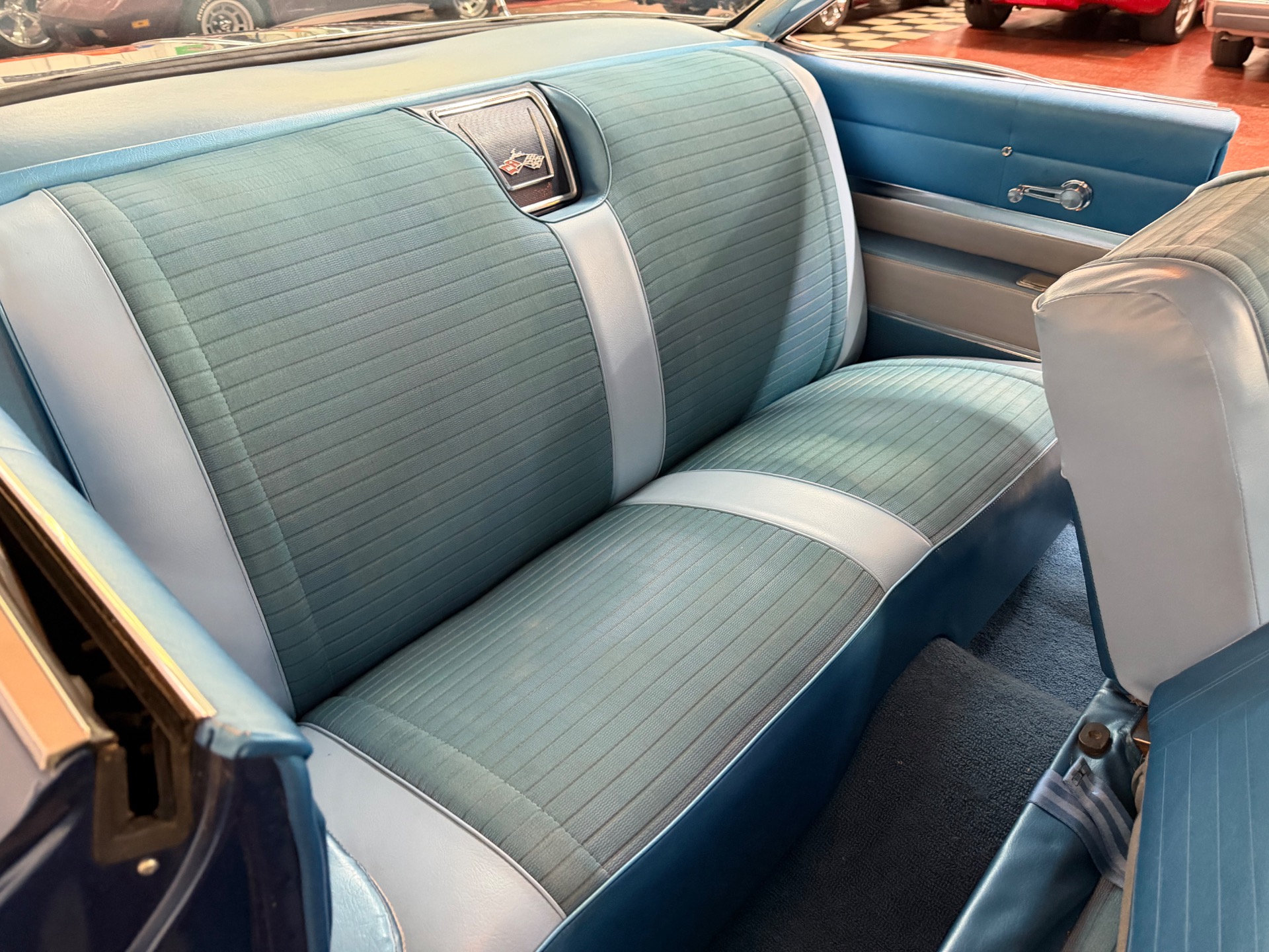 1961 CHEVROLET IMPALA 74