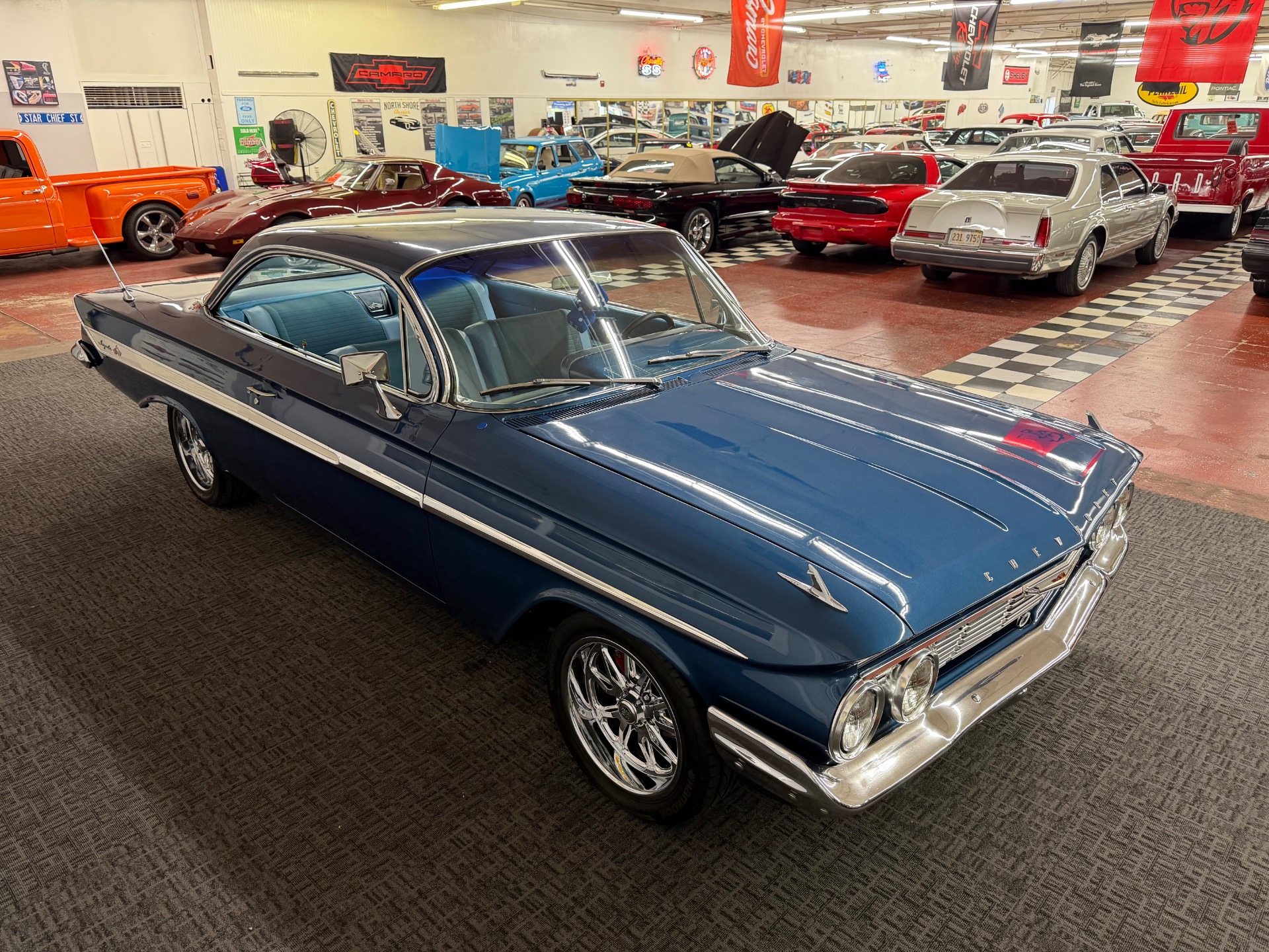 1961 CHEVROLET IMPALA 17
