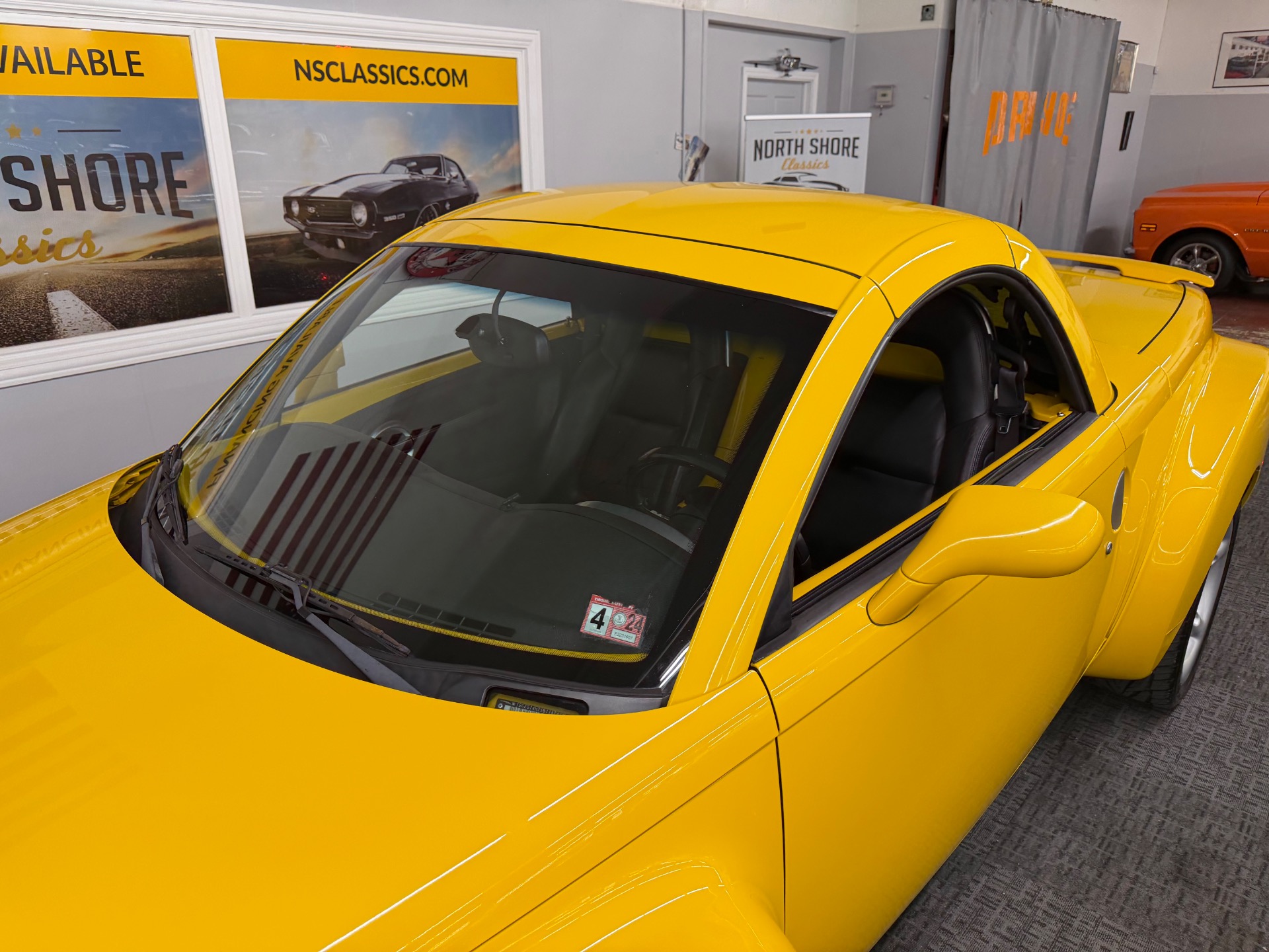 2005 Chevrolet SSR 23