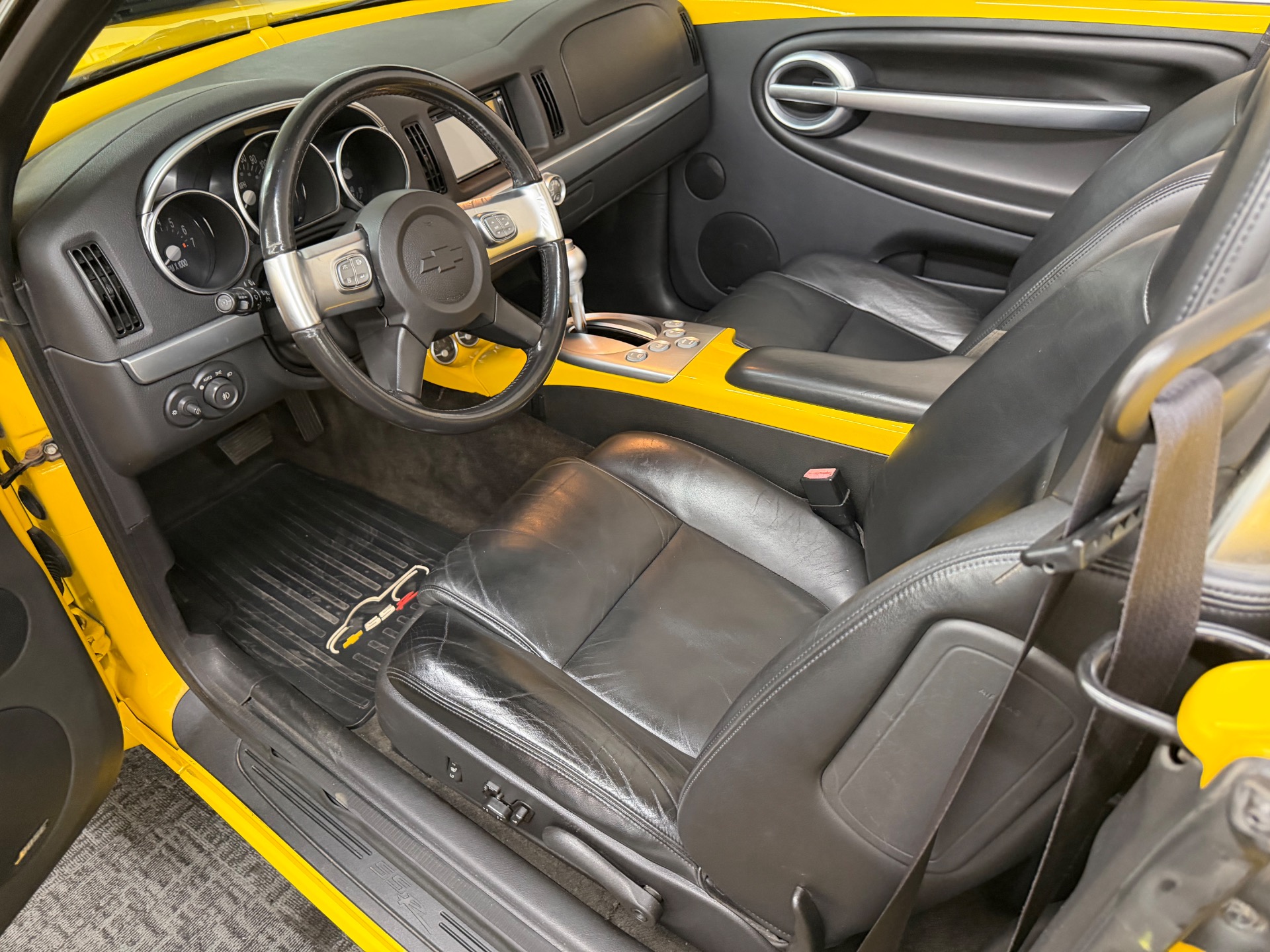 2005 Chevrolet SSR 29
