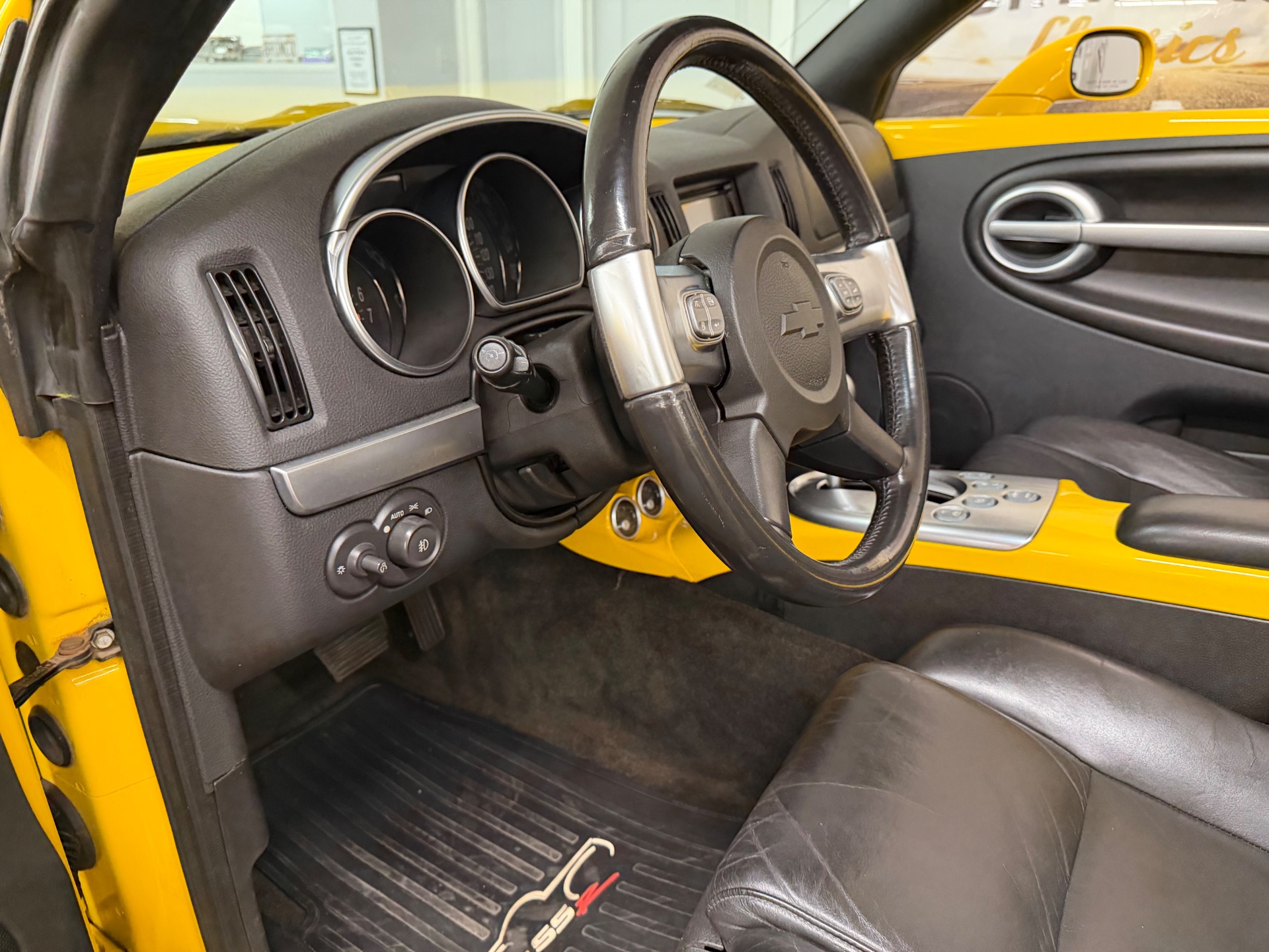2005 Chevrolet SSR 66