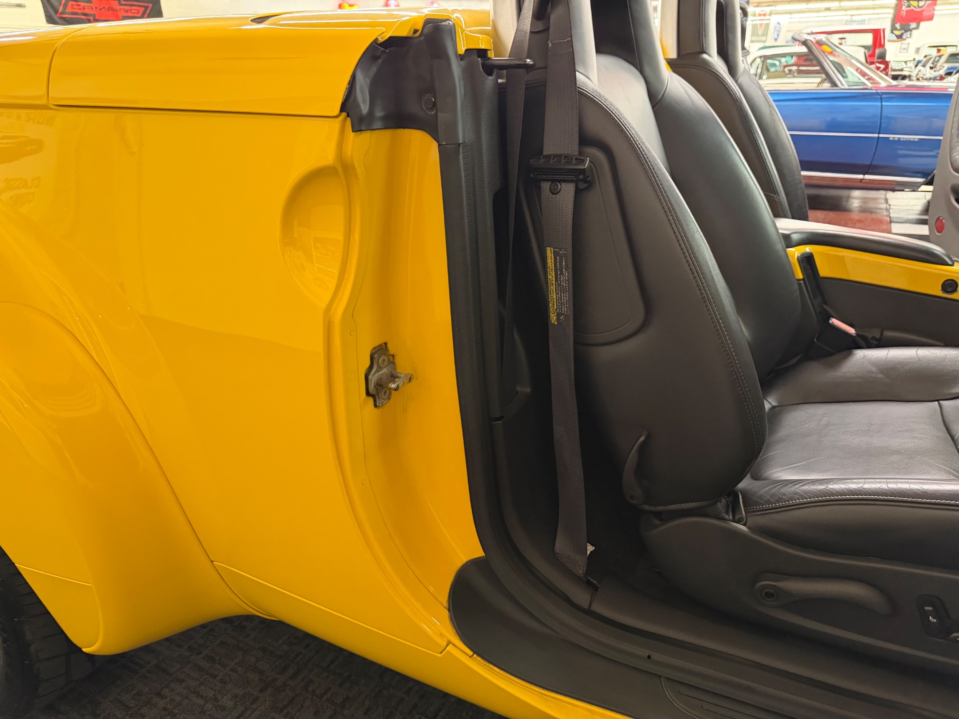 2005 Chevrolet SSR 76