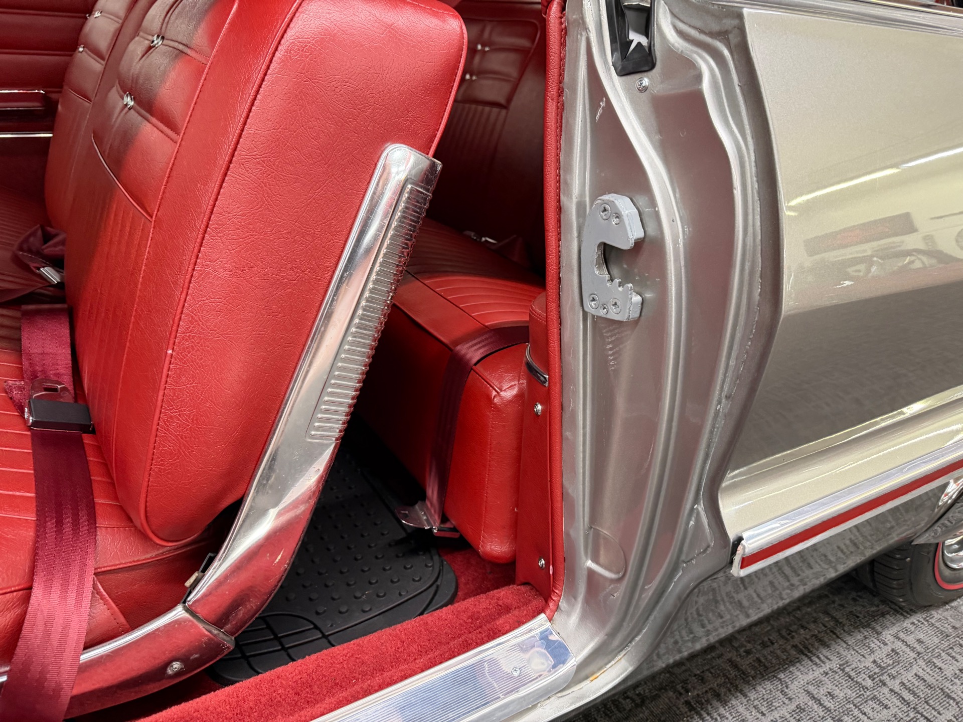 Used 1963 CHEVROLET Impala NUT AND BOLT RESTORATION-4 WHEEL DISK BRAKES-SEE VIDEO | Mundelein, IL