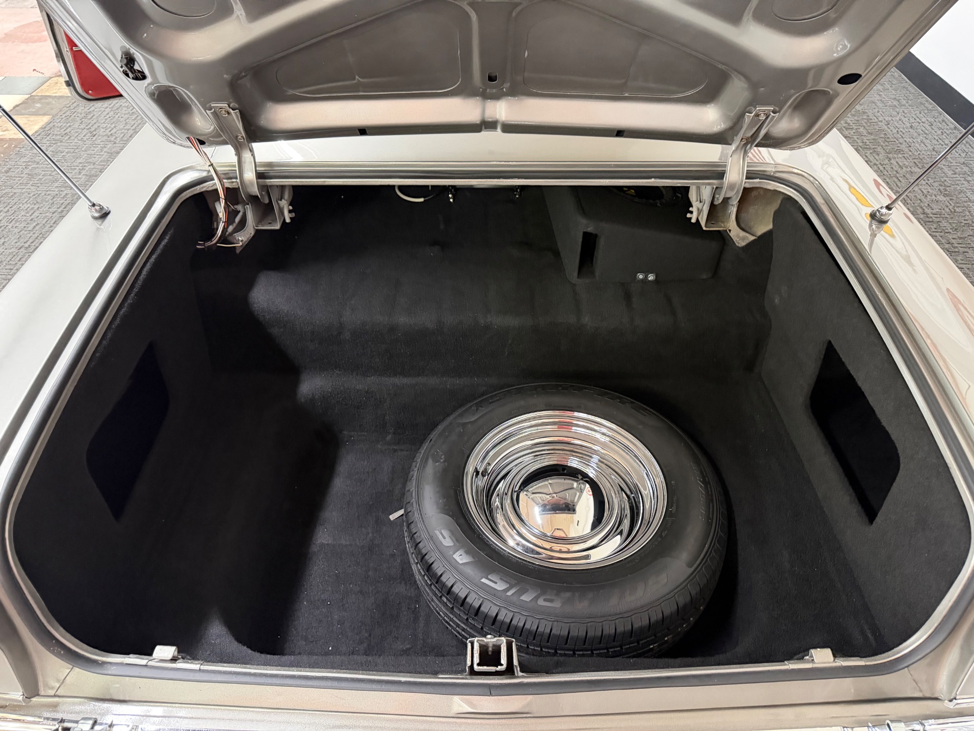 Used 1963 CHEVROLET Impala NUT AND BOLT RESTORATION-4 WHEEL DISK BRAKES-SEE VIDEO | Mundelein, IL