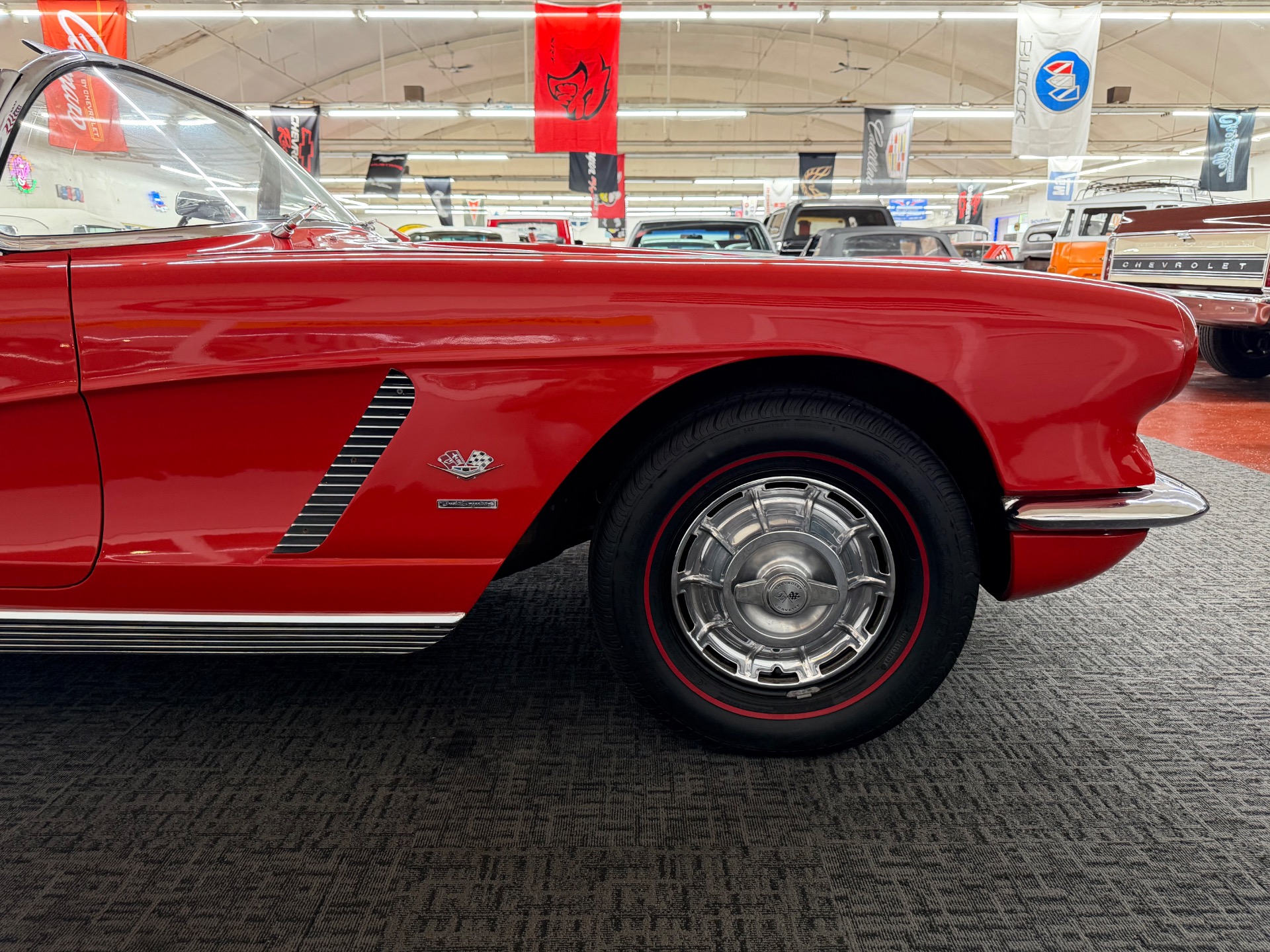 1962 CHEVROLET Corvette 33
