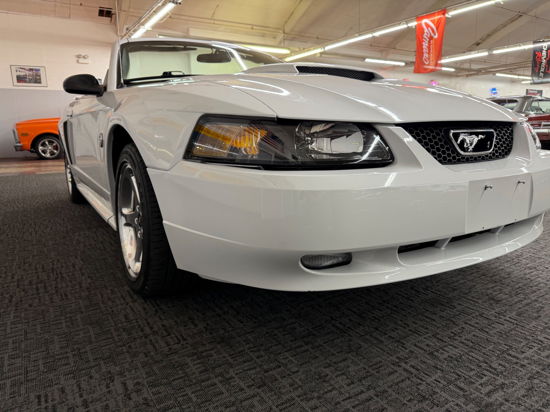 2004 Ford Mustang 10