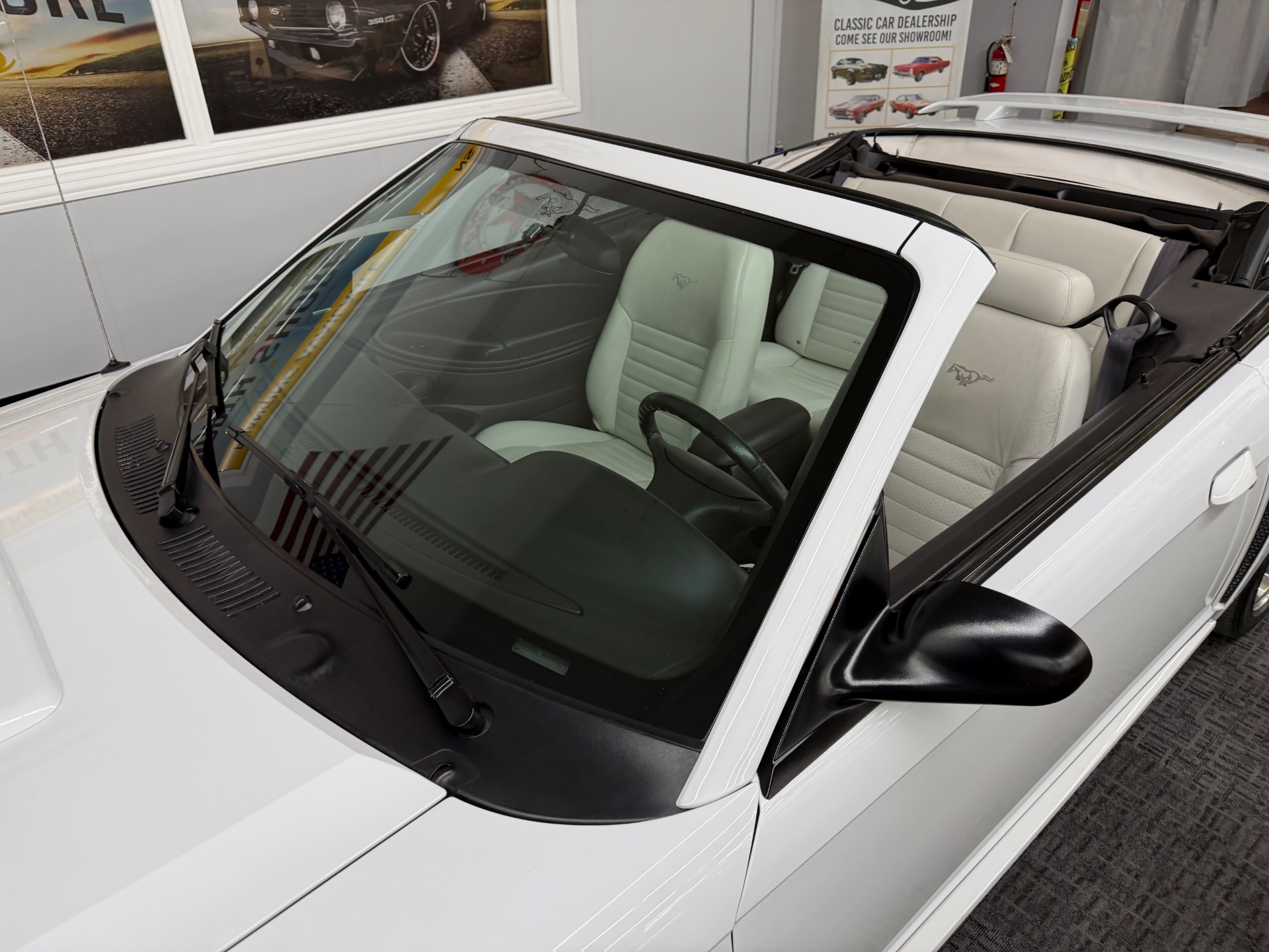 2004 Ford Mustang 14
