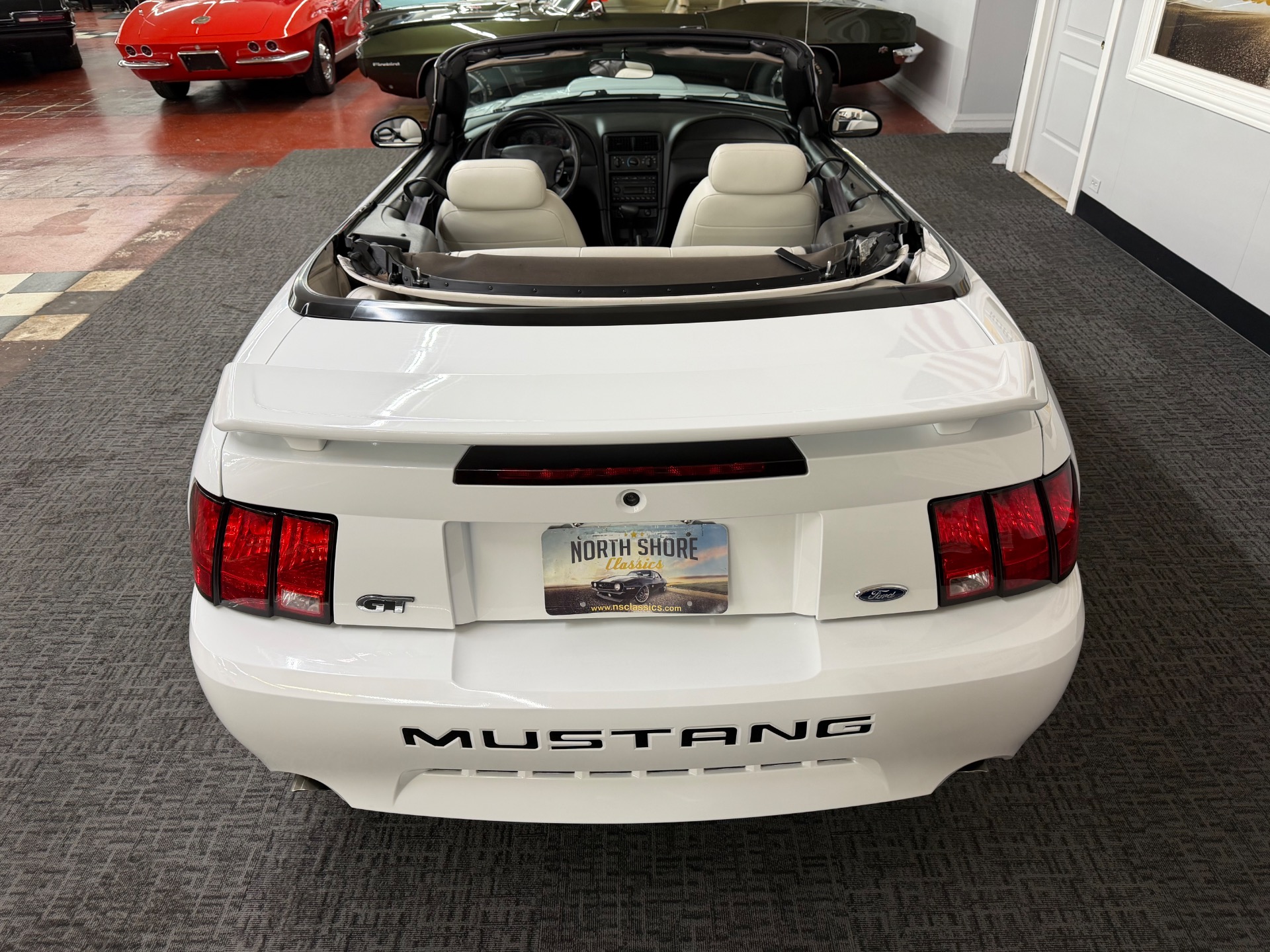 2004 Ford Mustang 15
