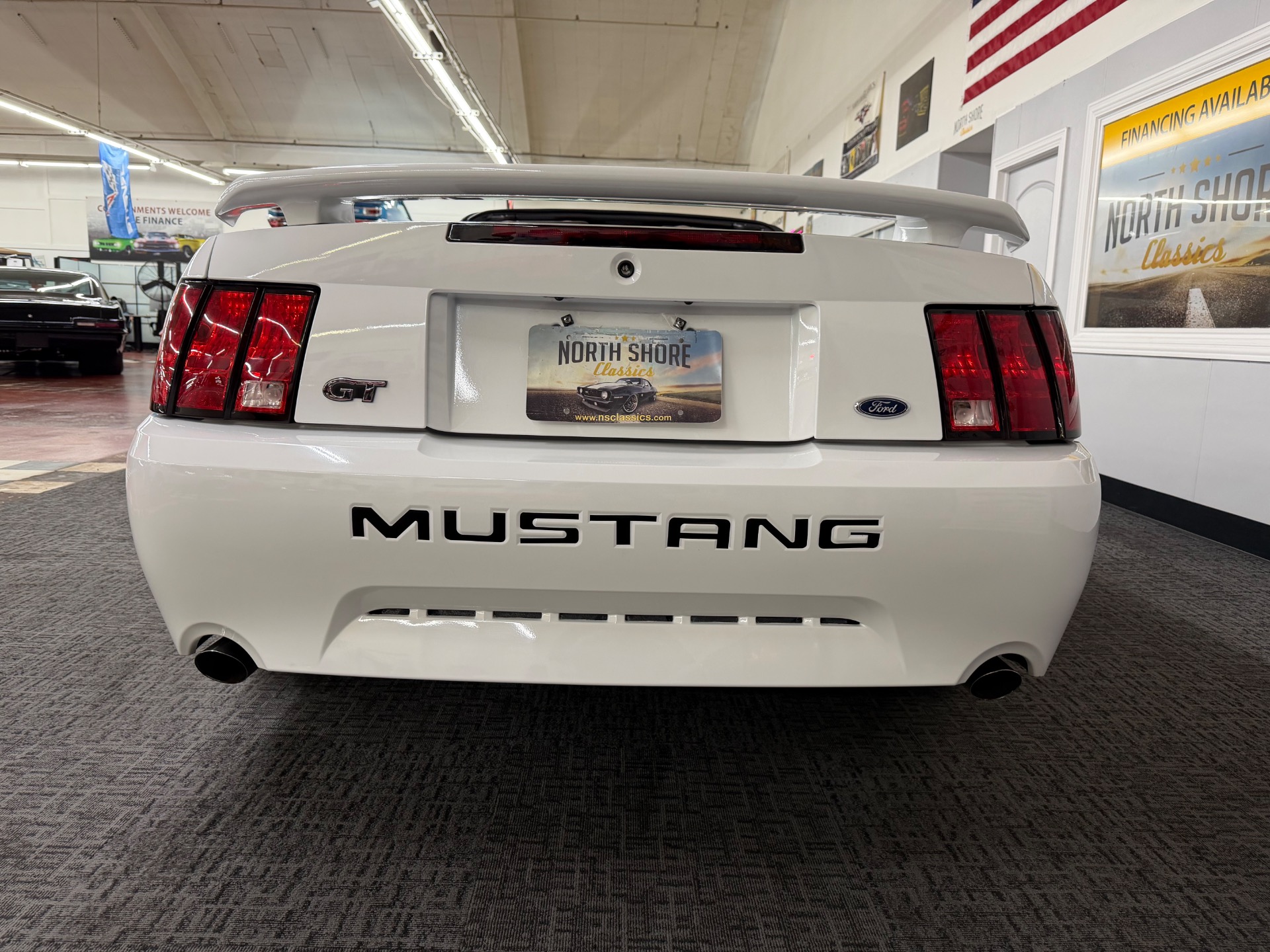 2004 Ford Mustang 16