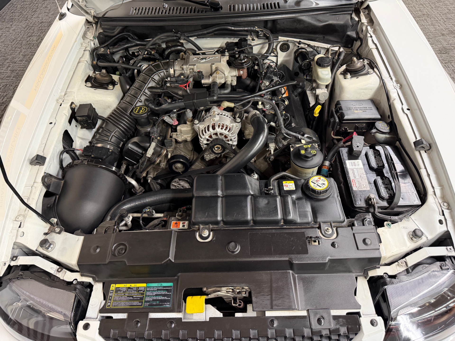 2004 Ford Mustang 20