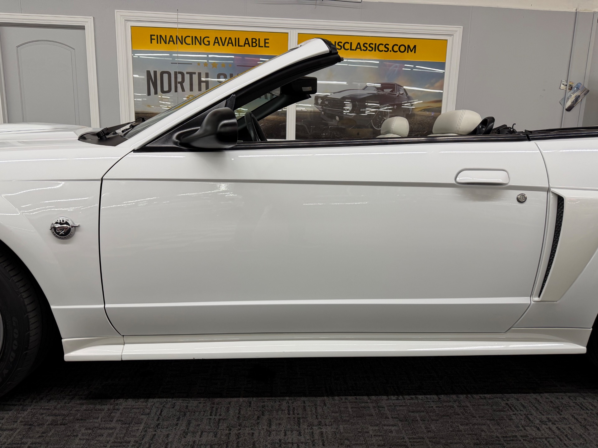 2004 Ford Mustang 22