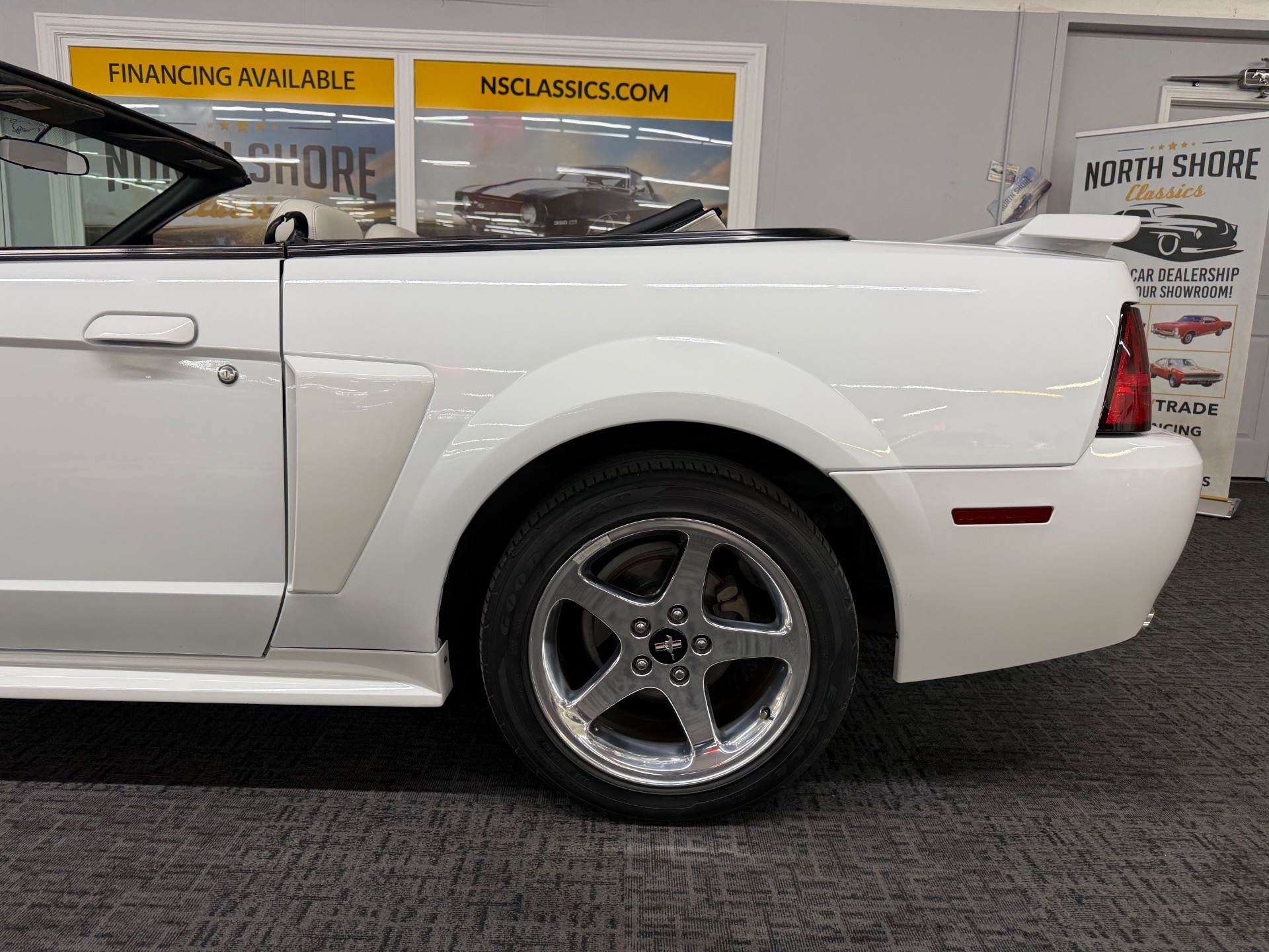 2004 Ford Mustang 23