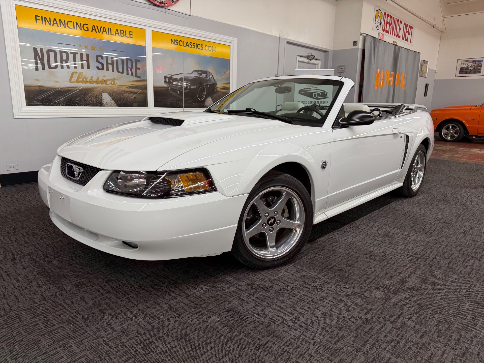 2004 Ford Mustang 2