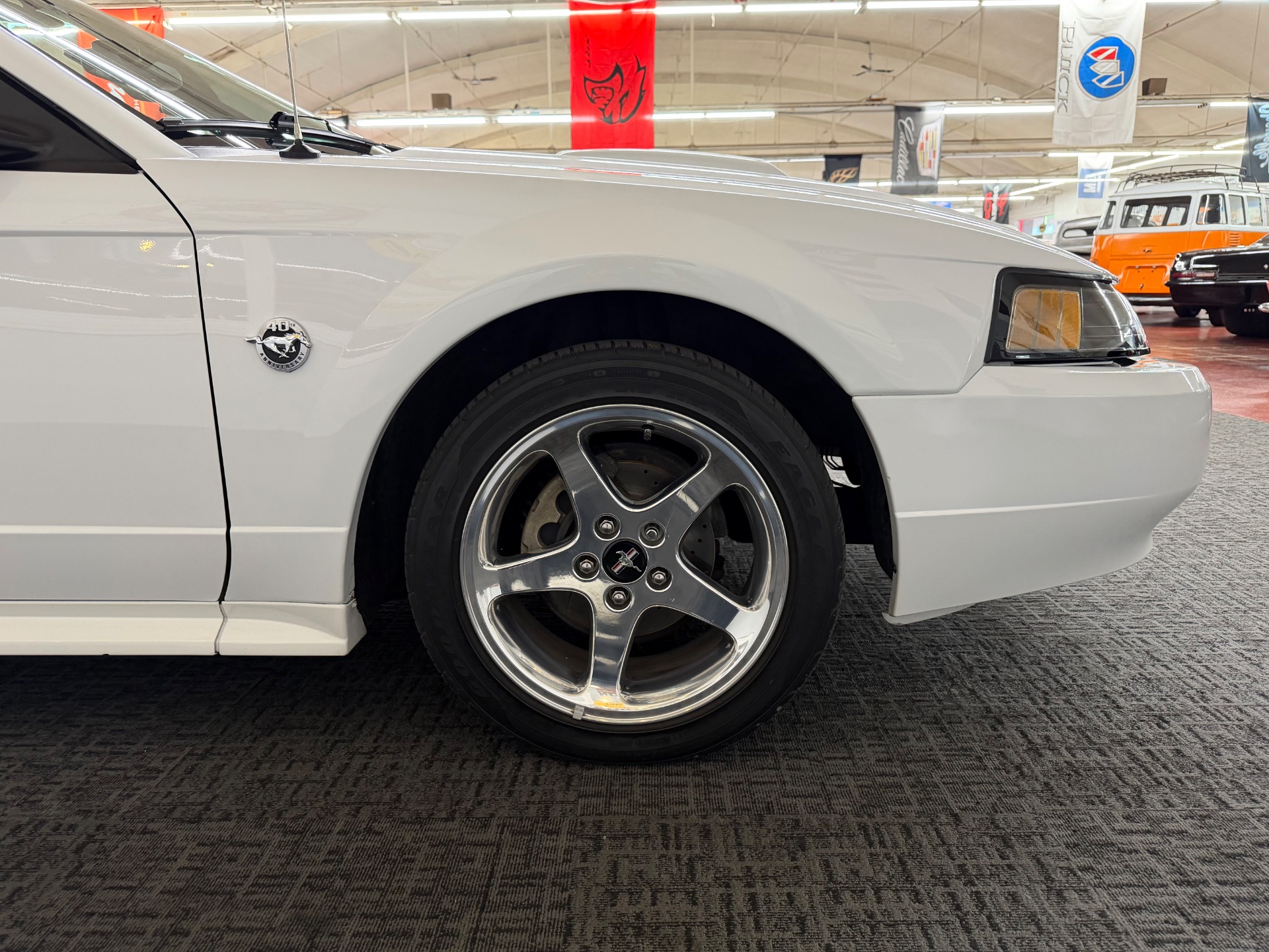 2004 Ford Mustang 30