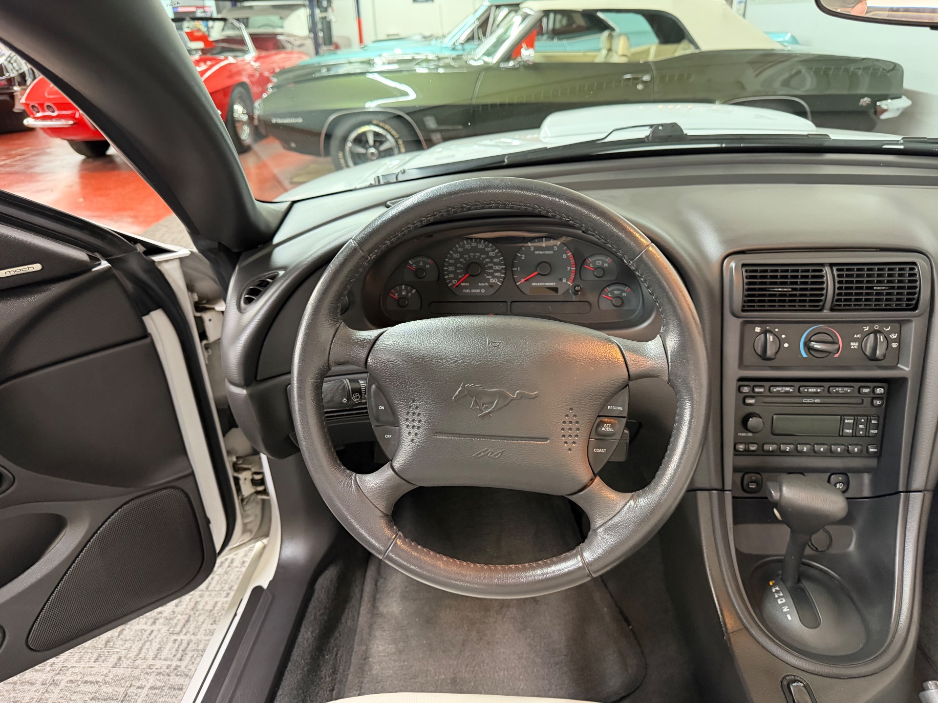 2004 Ford Mustang 35
