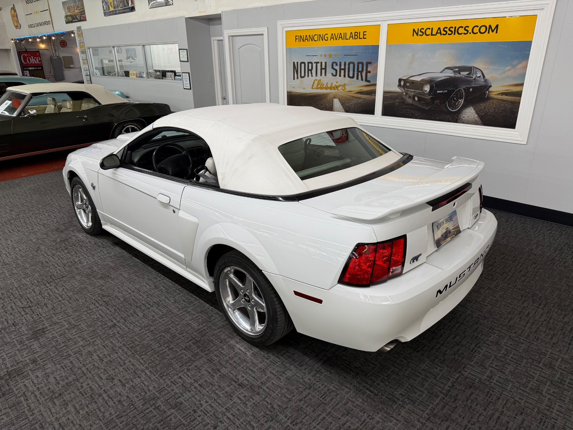 2004 Ford Mustang 5