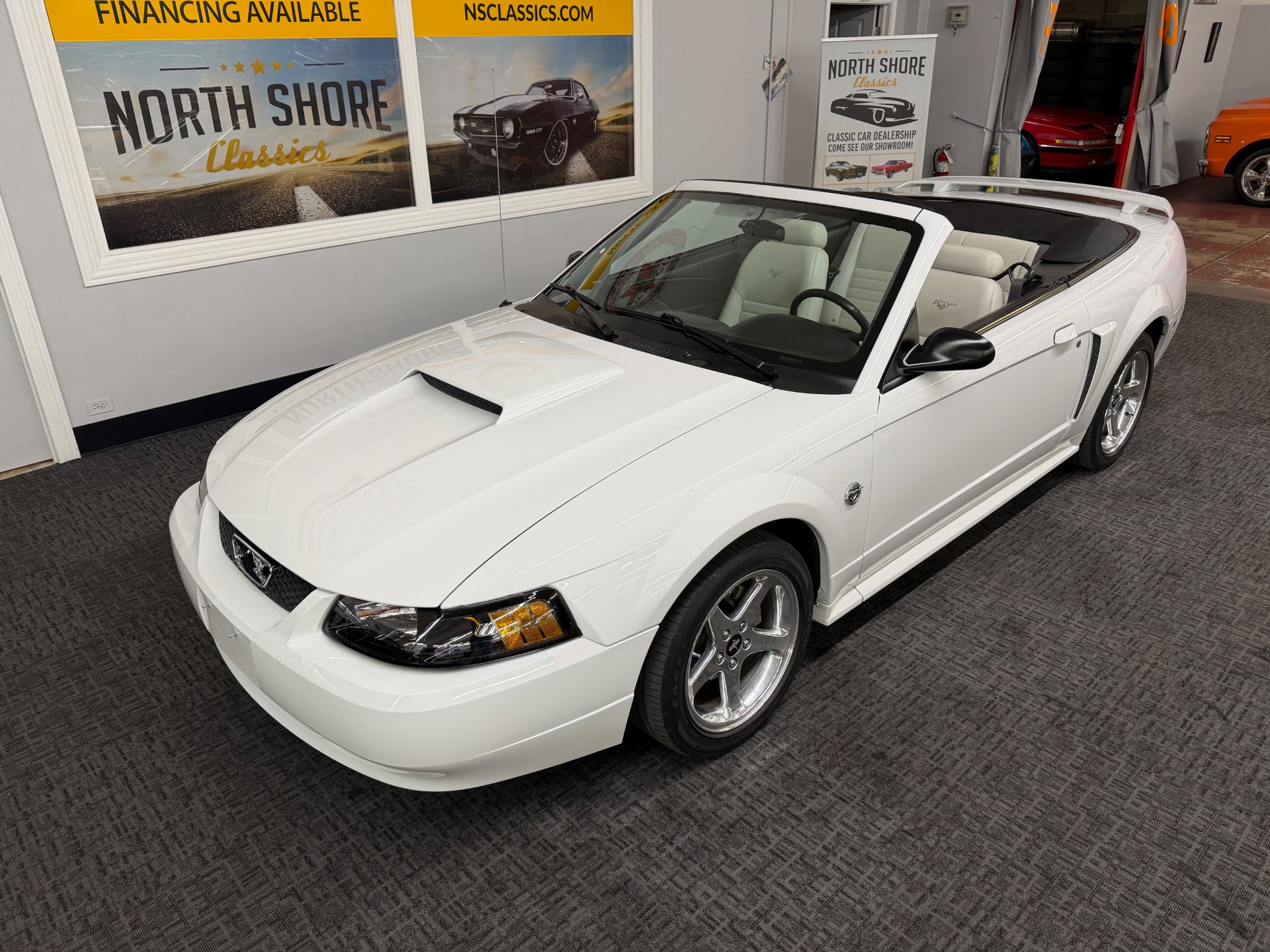 2004 Ford Mustang 64