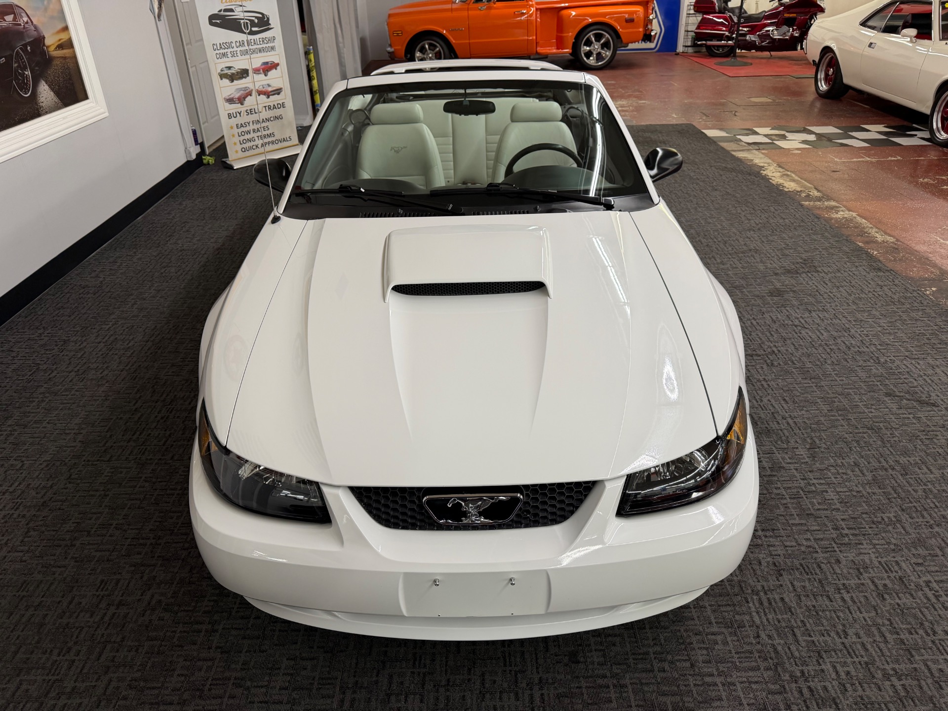 2004 Ford Mustang 8