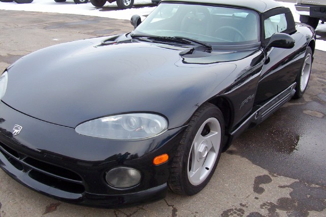 Used 1994 Dodge Viper 1 of 3083 for that year and 1 of 687 with Black exterior | Mundelein, IL