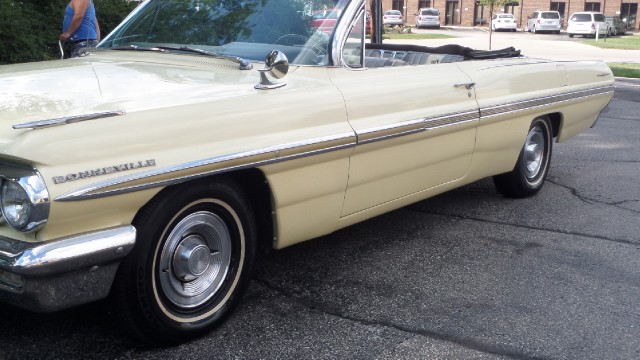 Used 1962 Pontiac Bonneville NEW LOWER PRICE-RARE NUMBERS MATCHING-Great Driving Car-SEE VIDEO | Mundelein, IL