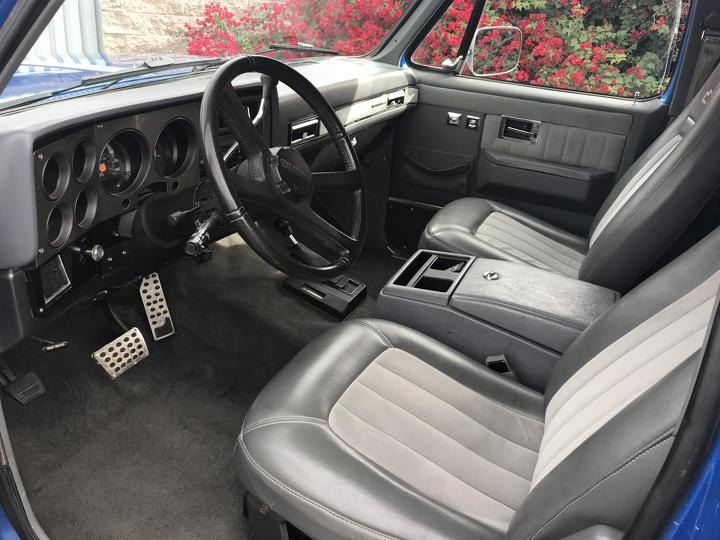 1989 chevy blazer interior