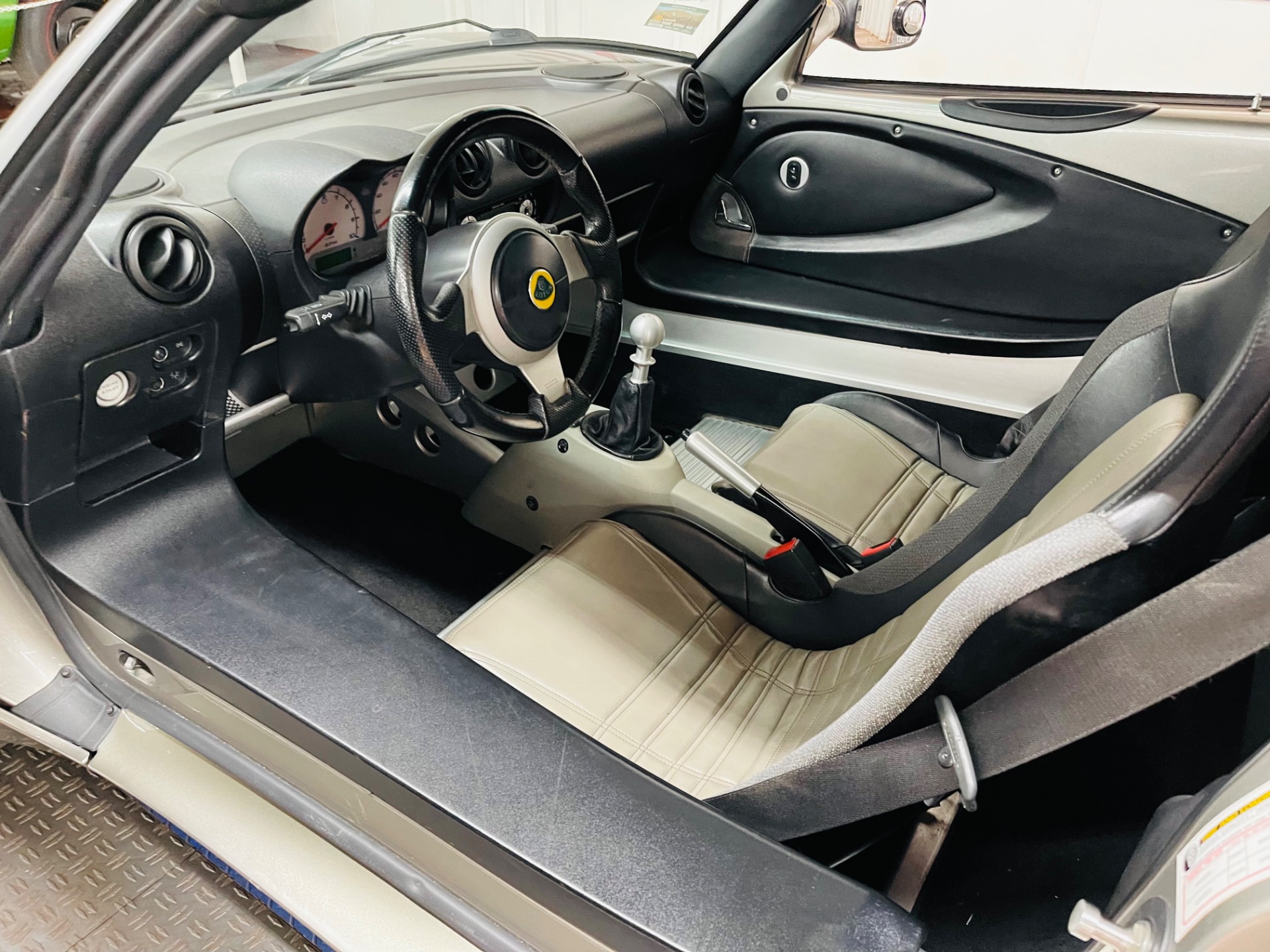 2006 Lotus Elise Interior 2006-lotus-elise-interior