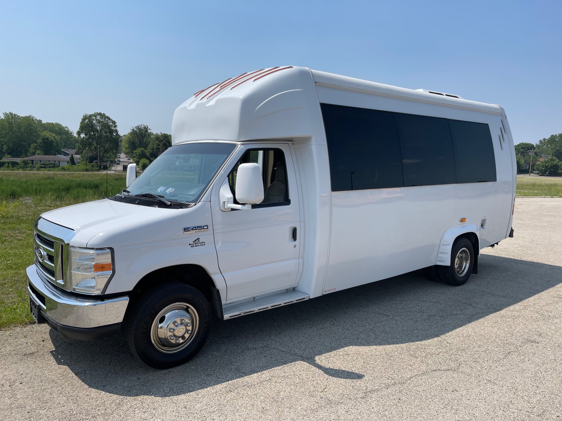 Used 2015 Ford E 450 LIMO SHUTTLE BUS 9 PASSENGER VERY CLEAN
