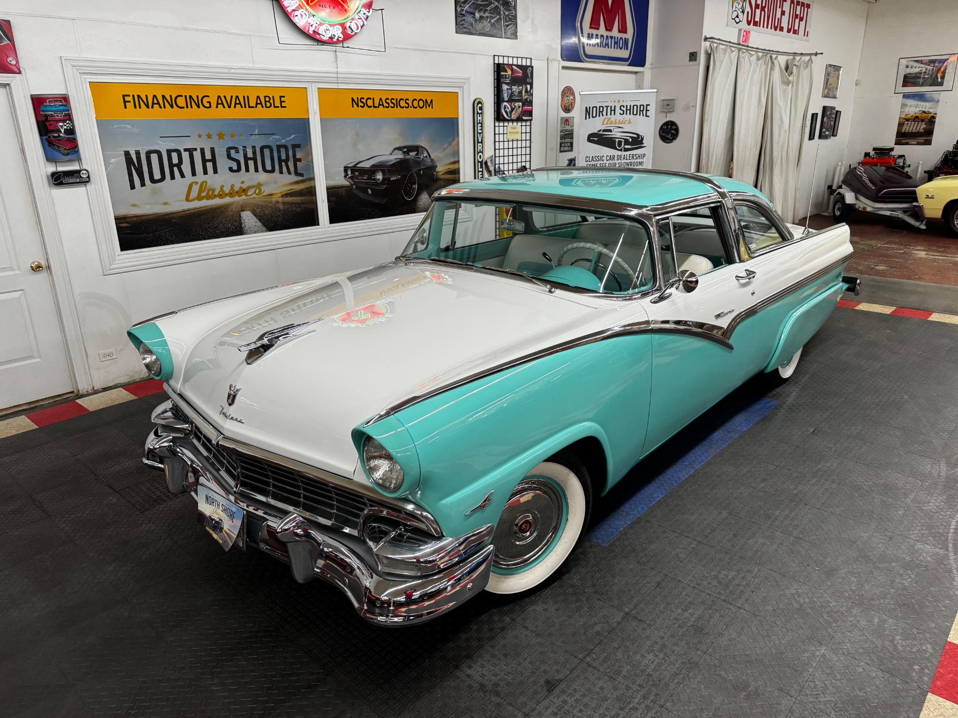 Design and Features of the Ford Crown Victoria