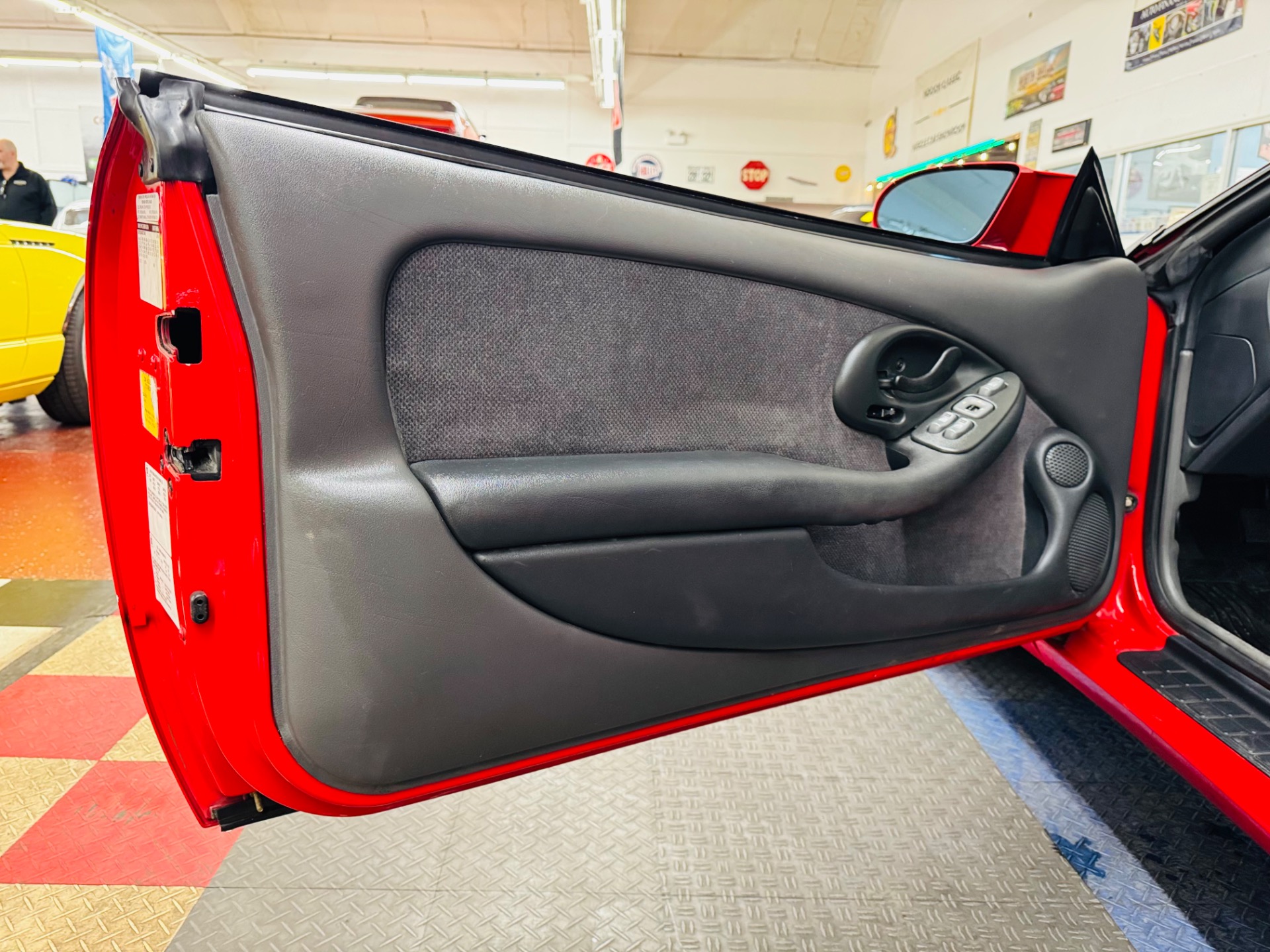 1997 Pontiac Firebird Base - Photo 34