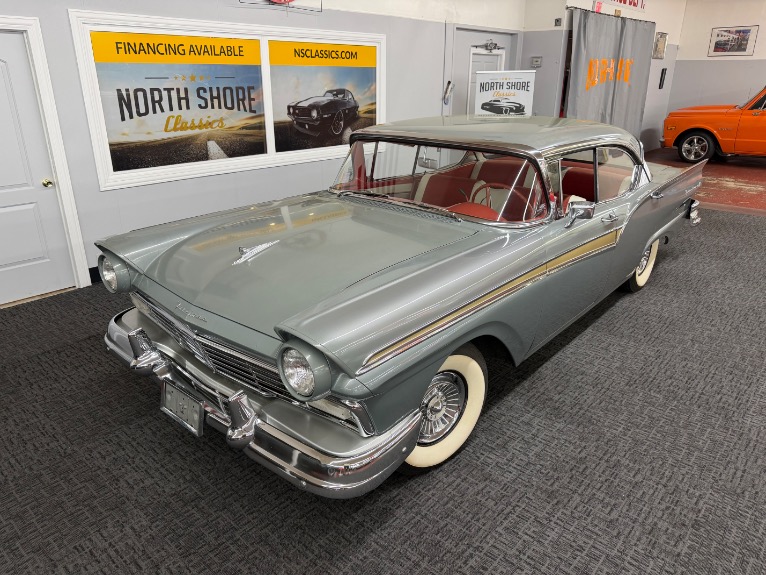 1957 Ford FAIRLANE 500
